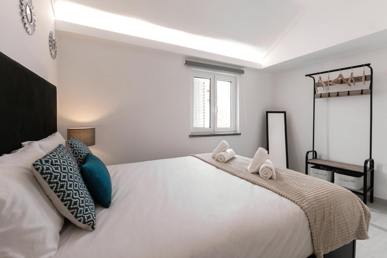 Beach Alley Apartment Назаре Екстер'єр фото